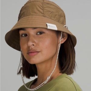 Lululemon patch logo bucket hat